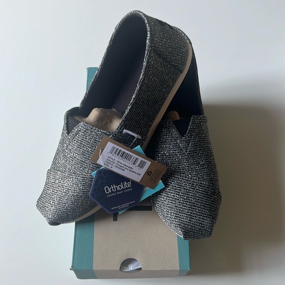 Toms Alpargata shoe…Women’s size 8…NIB - Picture 1 of 4
